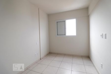 Quarto 1 de apartamento para alugar com 3 quartos, 70m² em Vila Rosa, Goiânia