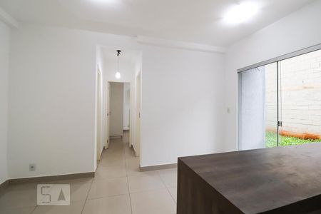 Sala de apartamento para alugar com 2 quartos, 46m² em Parque Oeste Industrial, Goiânia