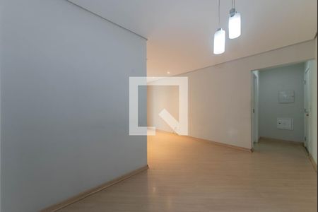 Sala de apartamento para alugar com 3 quartos, 90m² em Vila Firmiano Pinto, São Paulo