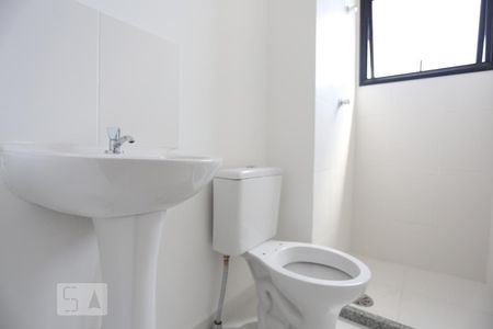 Banheiro de apartamento à venda com 2 quartos, 49m² em Vila Yolanda, Osasco