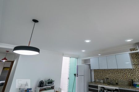 Sala - Detalhe das luminárias de casa à venda com 3 quartos, 250m² em Vila da Penha, Rio de Janeiro