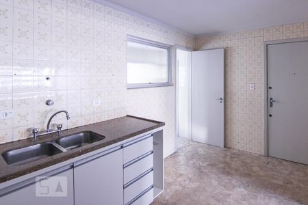 Cozinha de apartamento para alugar com 3 quartos, 90m² em Perdizes, São Paulo