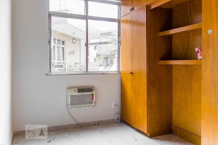 Quarto 1 de apartamento para alugar com 2 quartos, 75m² em Jardim Guanabara, Rio de Janeiro
