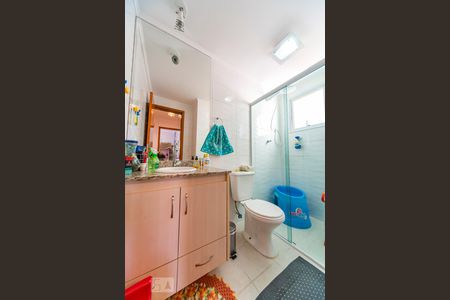 Banheiro  de apartamento à venda com 2 quartos, 60m² em Vila Pires, Santo André