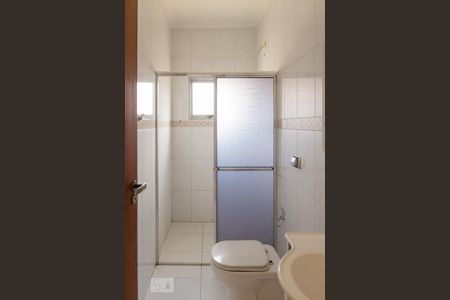 Banheiro do Quarto 1 de casa para alugar com 1 quarto, 250m² em Jardim Sílvia, São Caetano do Sul