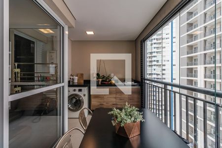 Varanda da Sala de apartamento à venda com 2 quartos, 65m² em Alphaville Empresarial, Barueri