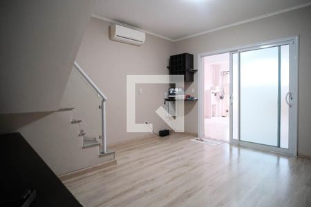 Sala de casa à venda com 3 quartos, 200m² em Vila Ponte Rasa, São Paulo