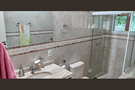 Casa de condomínio à venda com 402m², 4 quartos e 5 vagas