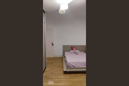 Casa de condomínio à venda com 402m², 4 quartos e 5 vagas