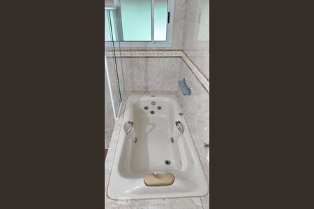 Casa de condomínio à venda com 402m², 4 quartos e 5 vagas