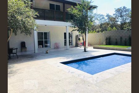Casa de condomínio à venda com 402m², 4 quartos e 5 vagas