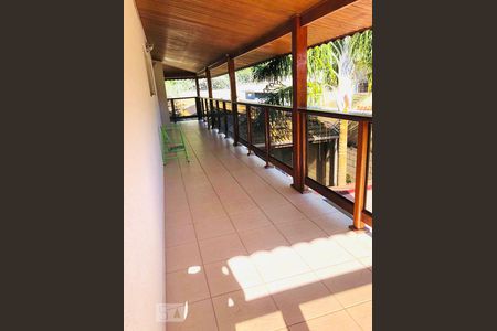 Casa de condomínio à venda com 402m², 4 quartos e 5 vagas