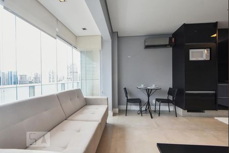 Sala de kitnet/studio para alugar com 1 quarto, 40m² em Chácara Santo Antônio (zona Sul), São Paulo