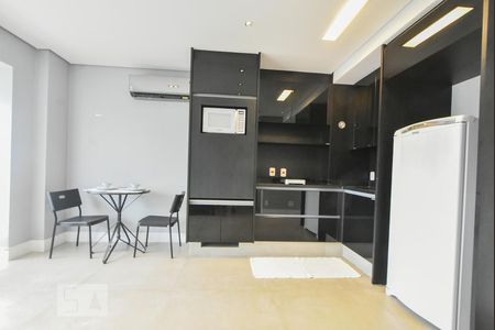 Sala de kitnet/studio para alugar com 1 quarto, 40m² em Chácara Santo Antônio (zona Sul), São Paulo