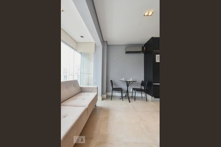 Sala de kitnet/studio para alugar com 1 quarto, 40m² em Chácara Santo Antônio (zona Sul), São Paulo