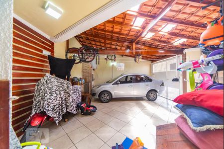 Garagem de casa à venda com 2 quartos, 96m² em Parque das Nações, Santo André