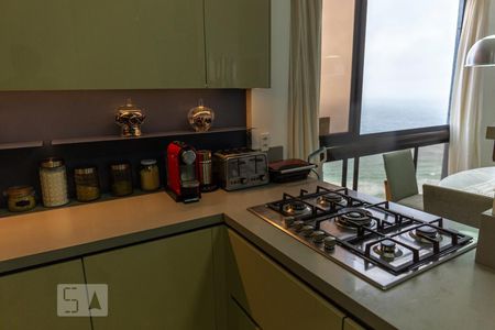 Cozinha de apartamento à venda com 3 quartos, 170m² em Barra da Tijuca, Rio de Janeiro