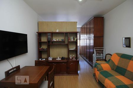 Sala de kitnet/studio para alugar com 1 quarto, 40m² em Glória, Rio de Janeiro