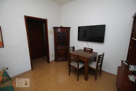 Sala de kitnet/studio para alugar com 1 quarto, 40m² em Glória, Rio de Janeiro