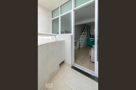 Varanda de apartamento à venda com 1 quarto, 60m² em Cambuí, Campinas