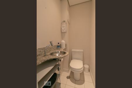 Banheiro Corredor de apartamento à venda com 1 quarto, 60m² em Cambuí, Campinas