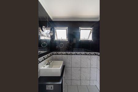 Banheiro de apartamento para alugar com 1 quarto, 50m² em Pinheiros, São Paulo