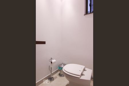 Lavabo de apartamento para alugar com 3 quartos, 154m² em Vila Ipojuca, São Paulo