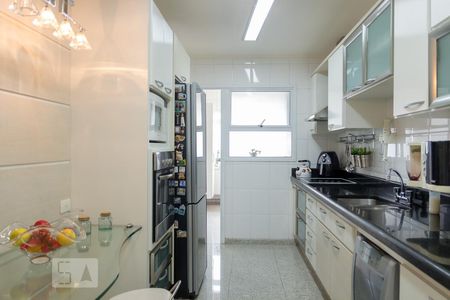 Apartamento à venda com 156m², 5 quartos e 3 vagas Apartamento à venda com 156m², 5 quartos e 3 vagasCozinha