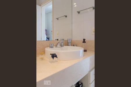 Apartamento à venda com 156m², 5 quartos e 3 vagas