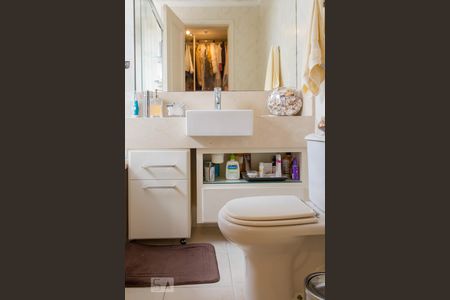 Apartamento à venda com 156m², 5 quartos e 3 vagas Apartamento à venda com 156m², 5 quartos e 3 vagasBanheiro do Quarto 1