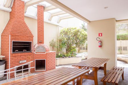 Apartamento à venda com 156m², 5 quartos e 3 vagas Apartamento à venda com 156m², 5 quartos e 3 vagasÁrea comum - Churrasqueira