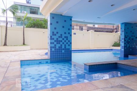 Apartamento à venda com 156m², 5 quartos e 3 vagas Apartamento à venda com 156m², 5 quartos e 3 vagasÁrea comum - Piscina