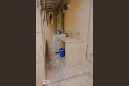 Casa à venda com 280m², 5 quartos e 4 vagas Casa à venda com 280m², 5 quartos e 4 vagasÁrea de Serviço