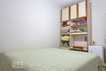 Casa à venda com 280m², 5 quartos e 4 vagas Casa à venda com 280m², 5 quartos e 4 vagasQuarto 4