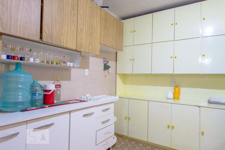 Casa à venda com 280m², 5 quartos e 4 vagas Casa à venda com 280m², 5 quartos e 4 vagasCozinha