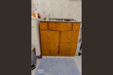 Casa à venda com 280m², 5 quartos e 4 vagas Casa à venda com 280m², 5 quartos e 4 vagasBanheiro