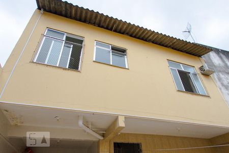 Casa à venda com 280m², 5 quartos e 4 vagas Casa à venda com 280m², 5 quartos e 4 vagasFachada fundos