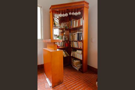 Casa à venda com 280m², 5 quartos e 4 vagas Casa à venda com 280m², 5 quartos e 4 vagasDetalhe Salão