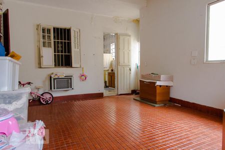 Casa à venda com 280m², 5 quartos e 4 vagas Casa à venda com 280m², 5 quartos e 4 vagasSalão