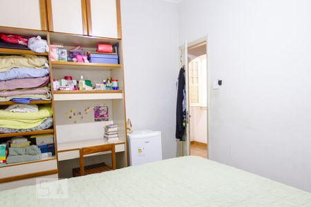 Casa à venda com 280m², 5 quartos e 4 vagas Casa à venda com 280m², 5 quartos e 4 vagasQuarto 4