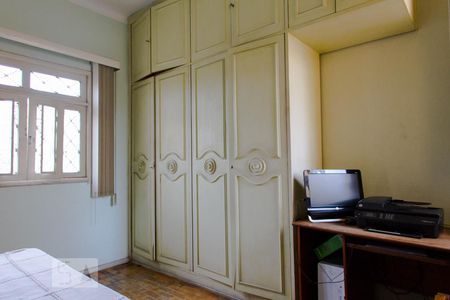 Casa à venda com 280m², 5 quartos e 4 vagas Casa à venda com 280m², 5 quartos e 4 vagasQuarto 3