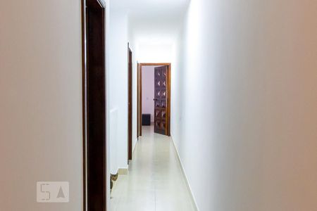 Corredor de casa à venda com 4 quartos, 216m² em Parque Marajoara, Santo André