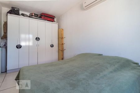 Dormitório de apartamento à venda com 1 quarto, 62m² em Jardim do Salso, Porto Alegre