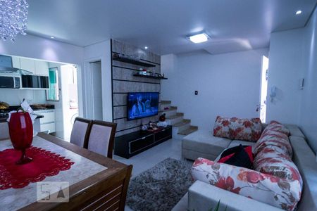 Casa de condomínio à venda com 150m², 3 quartos e 2 vagasSala