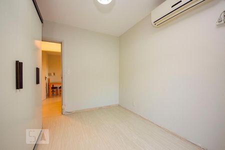 Quarto  de apartamento à venda com 1 quarto, 45m² em Cristo Redentor, Porto Alegre