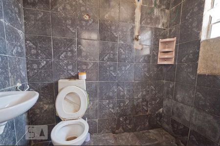 Banheiro de casa para alugar com 1 quarto, 25m² em Itaquera, São Paulo