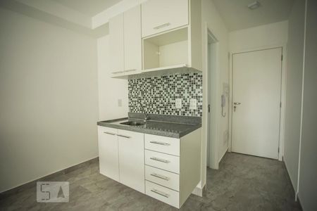 Cozinha de kitnet/studio para alugar com 1 quarto, 28m² em Mirandópolis, São Paulo