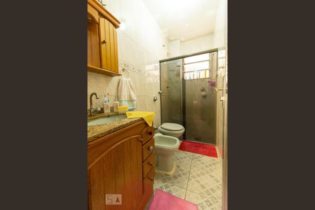 Banheiro de apartamento à venda com 3 quartos, 90m² em Olaria, Rio de Janeiro