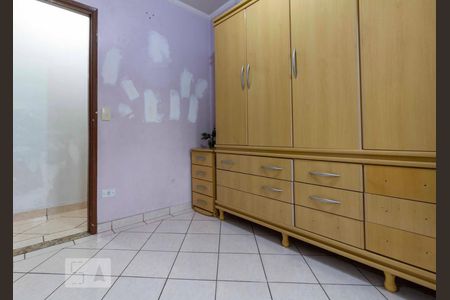 Quarto 1 de apartamento para alugar com 2 quartos, 50m² em Vila Carmosina, São Paulo