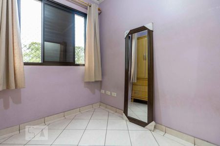 Quarto 1 de apartamento para alugar com 2 quartos, 50m² em Vila Carmosina, São Paulo